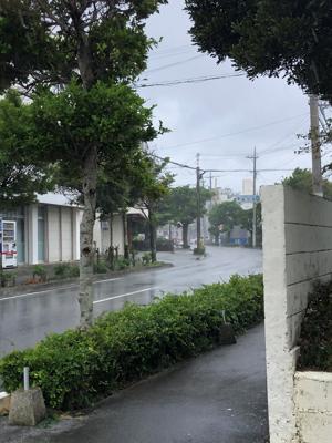 雨宿り