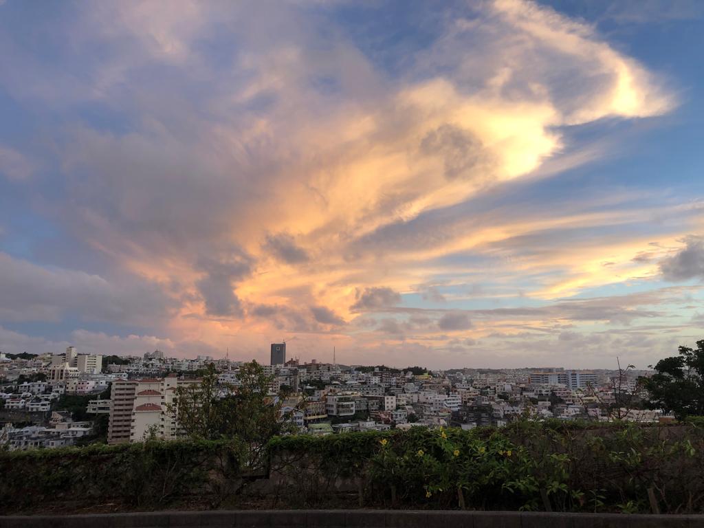 台風が前触れの夕焼け