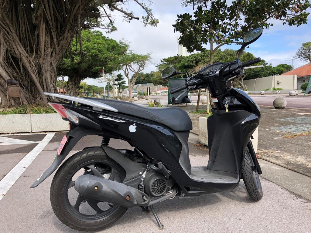 中間地点で小型バイクを写す