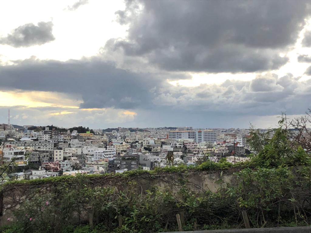 雨が落ちている