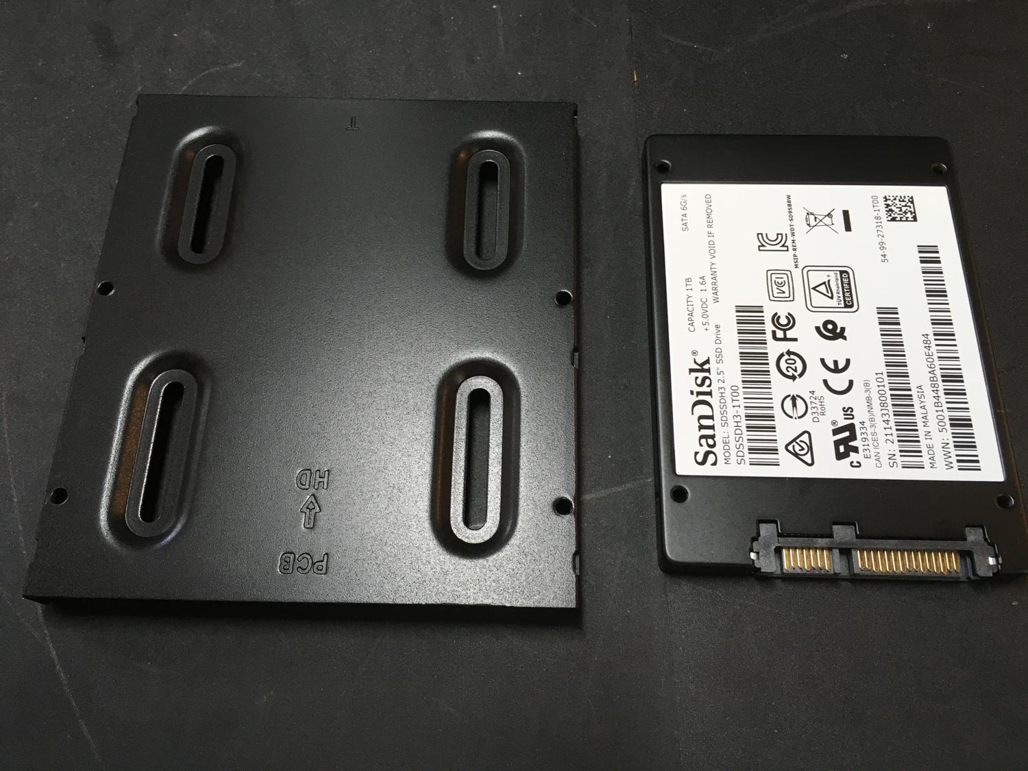 ２．５インチのＳＳＤと３．５インチ変換ブラケット１回目ダメ