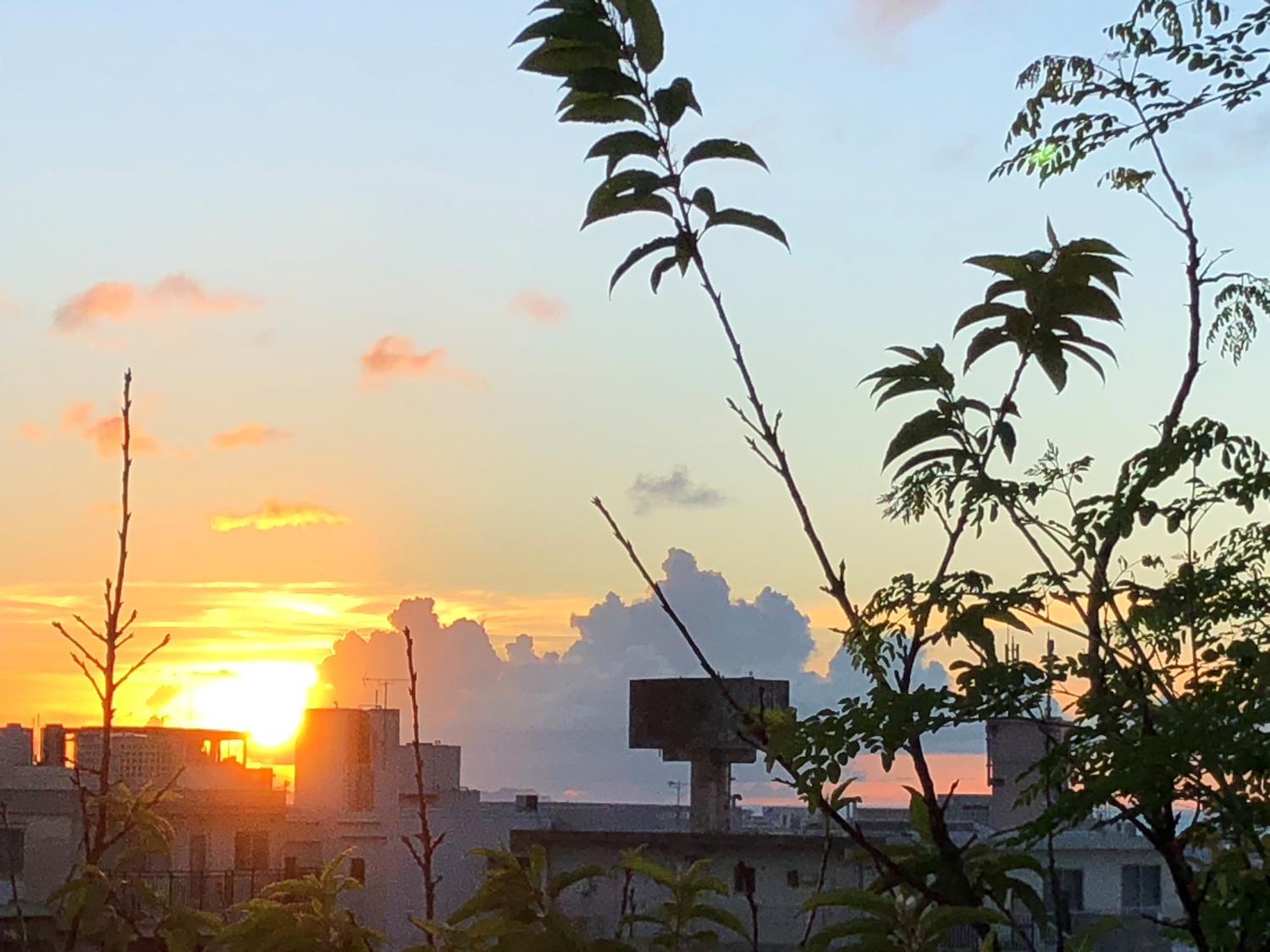 昨日の１８時３４分　日没です