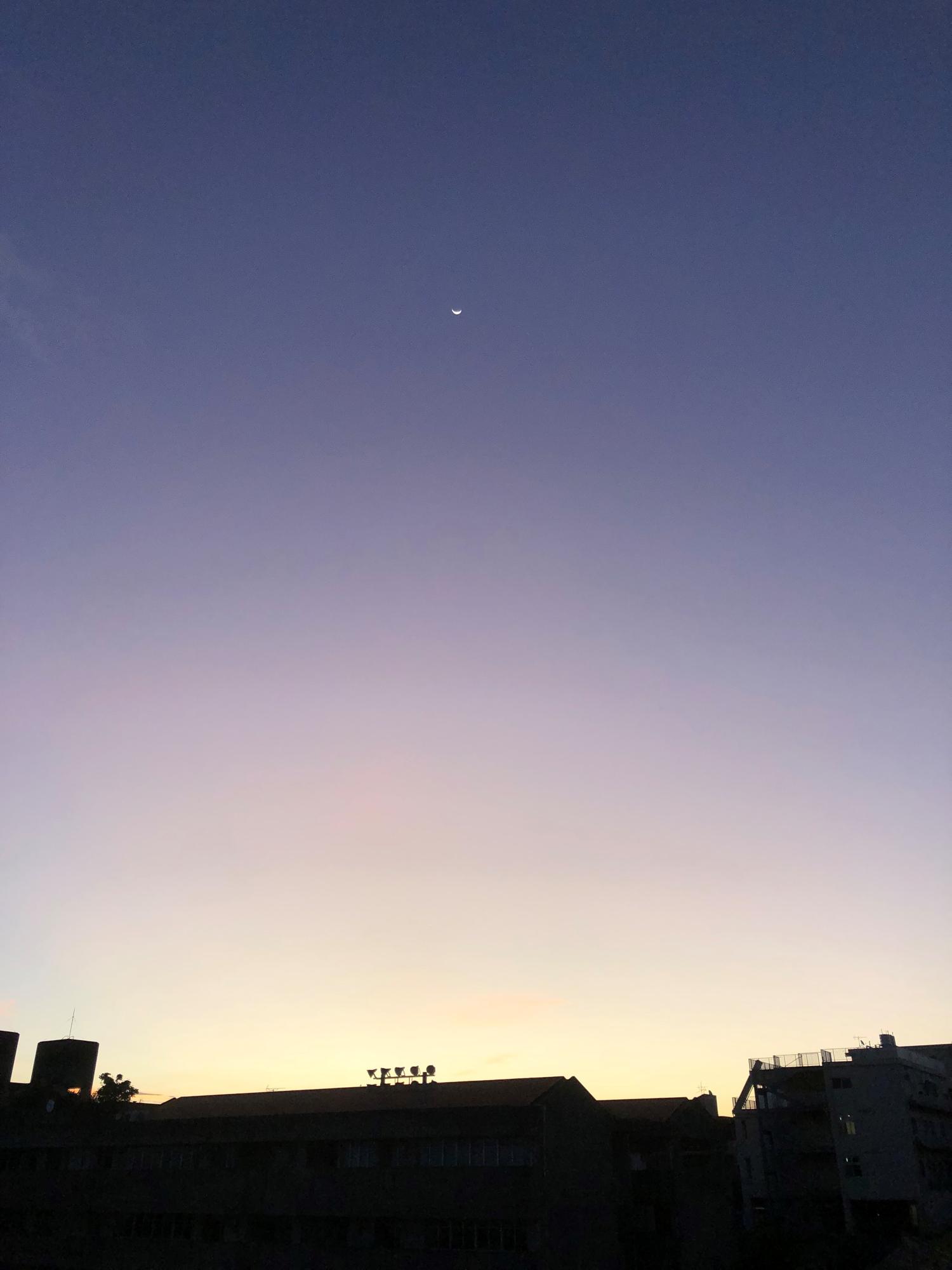 月