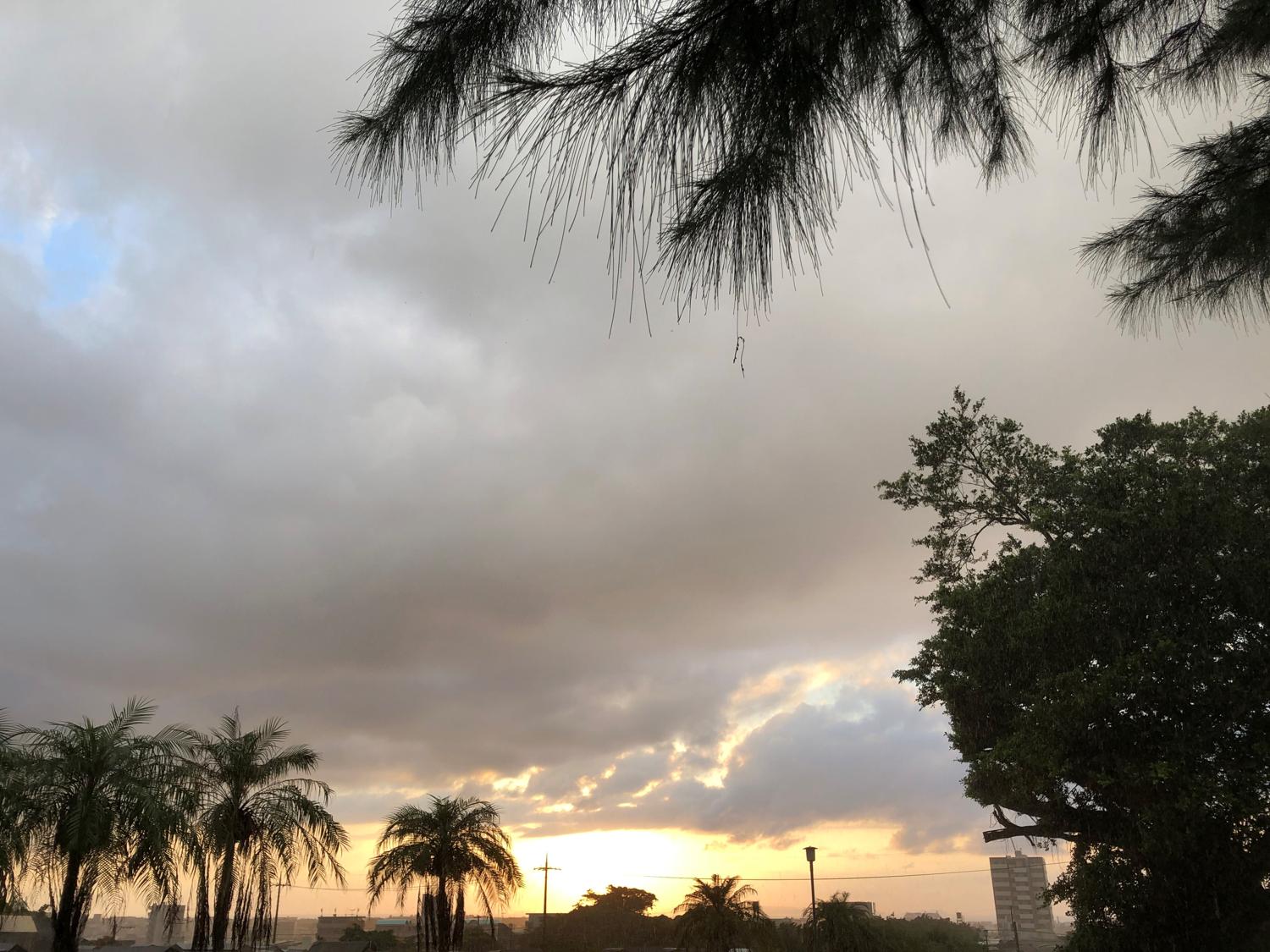 イェスタディの１７時５１分　雨が降っている中で