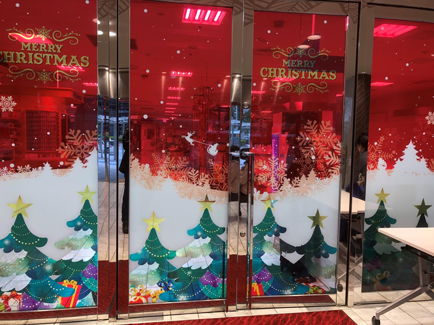 今日に９時５３分　開店前のドア