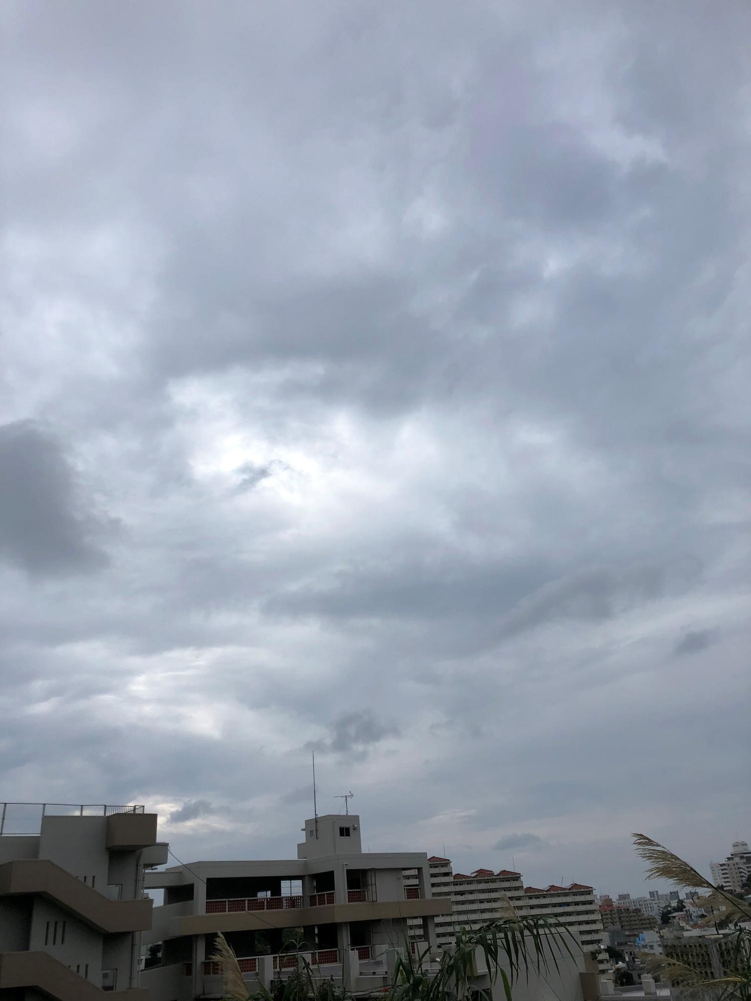 イェスタディの１６時００分