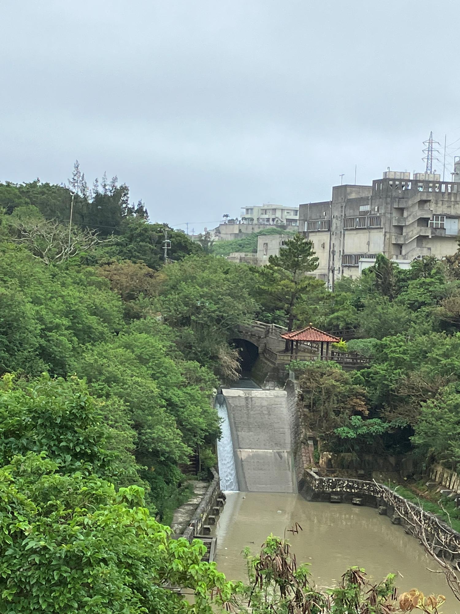 イェスタディの１６時５４分