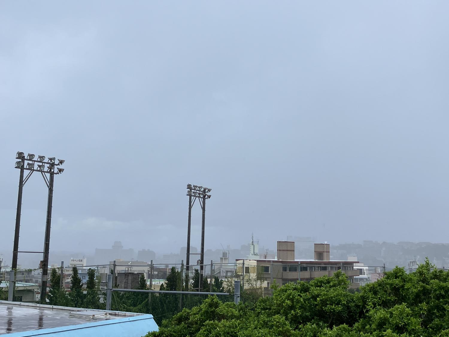 イェスタディの１４時２２分　にわか雨