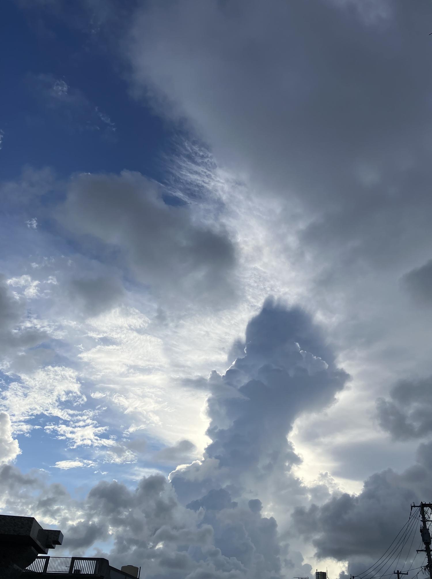 １７時５３分　雲たち