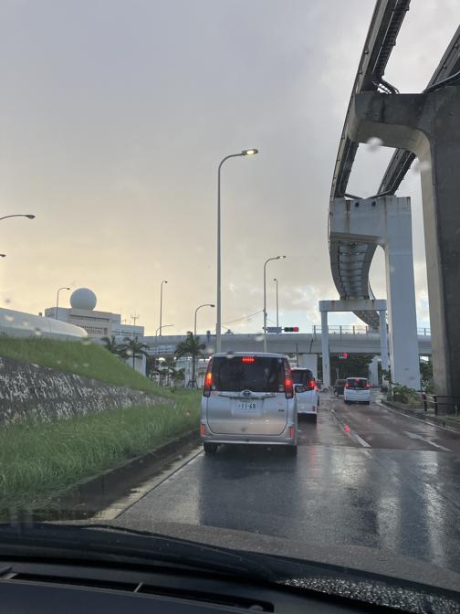 那覇空港ではにわか雨が降った