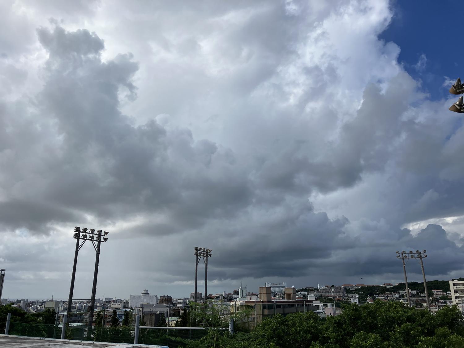 浦添方面も雨