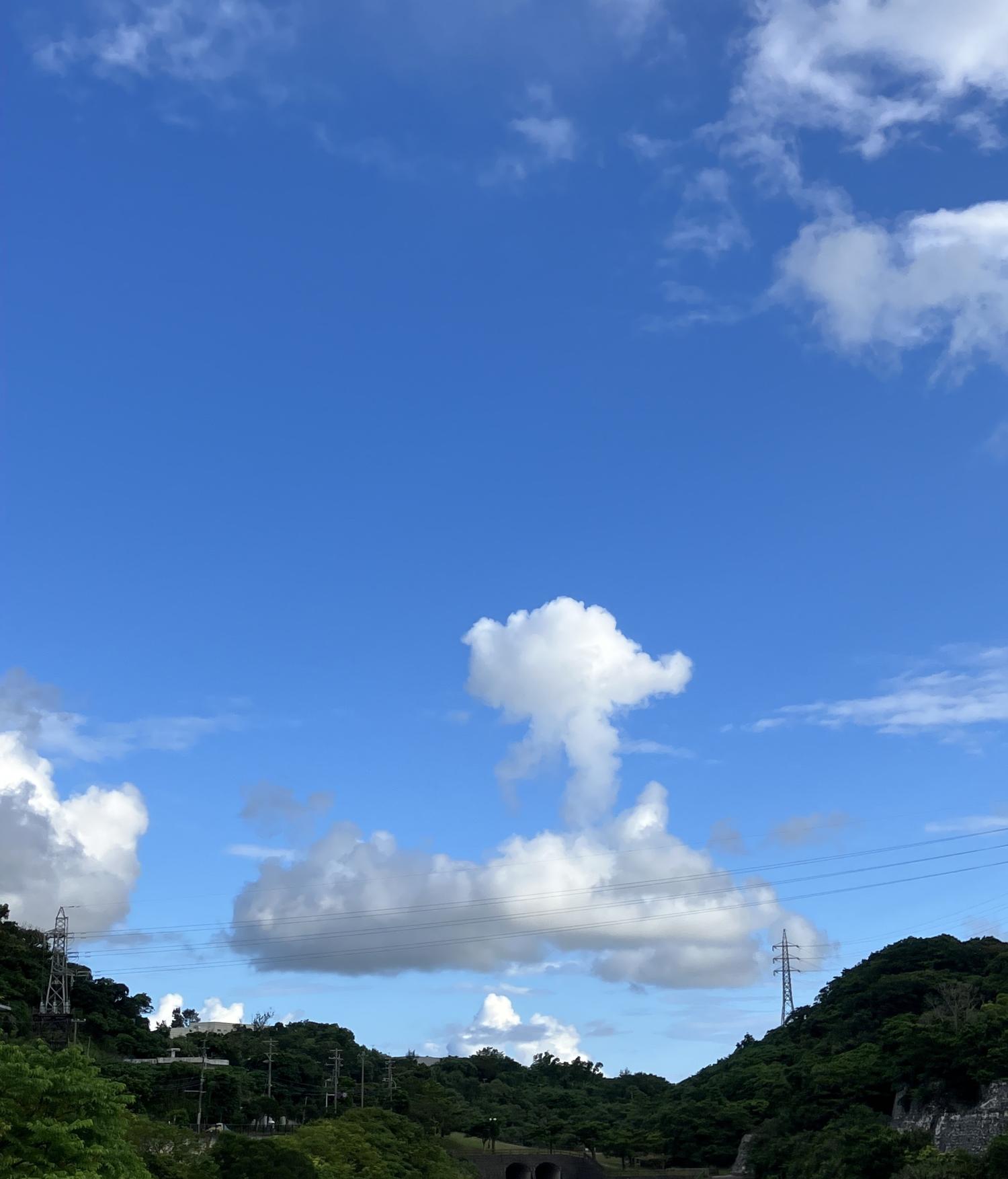 イェスタディの１６時５９分　キノコみたいな雲