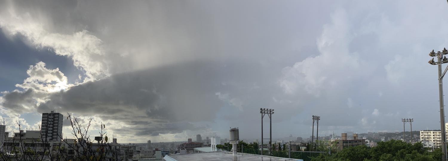 イェスタディの１７時２７分　夕方のにわか雨