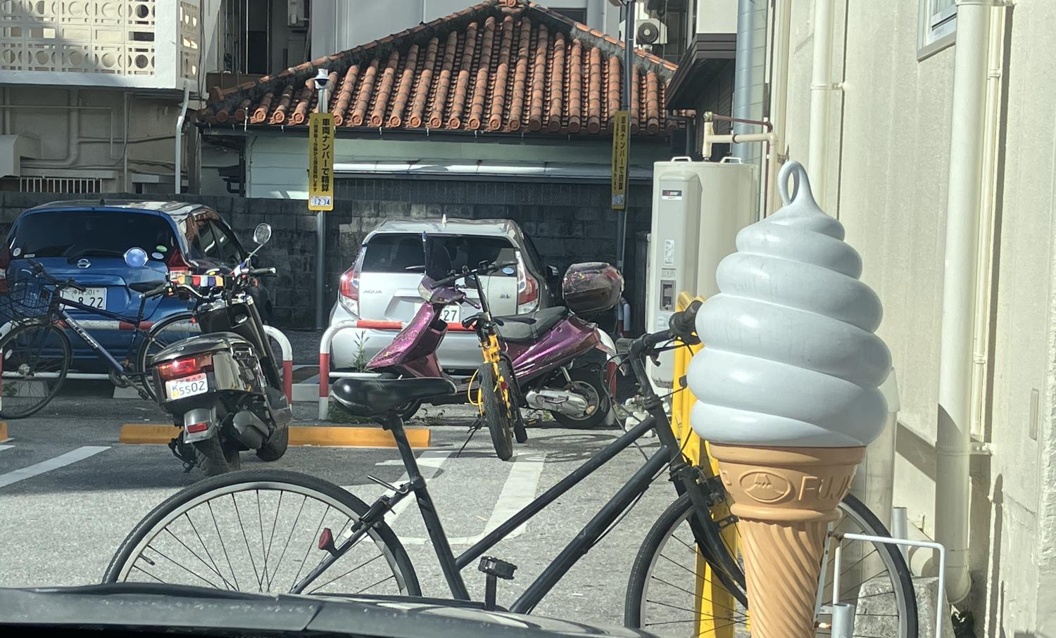 駐車場の自転車