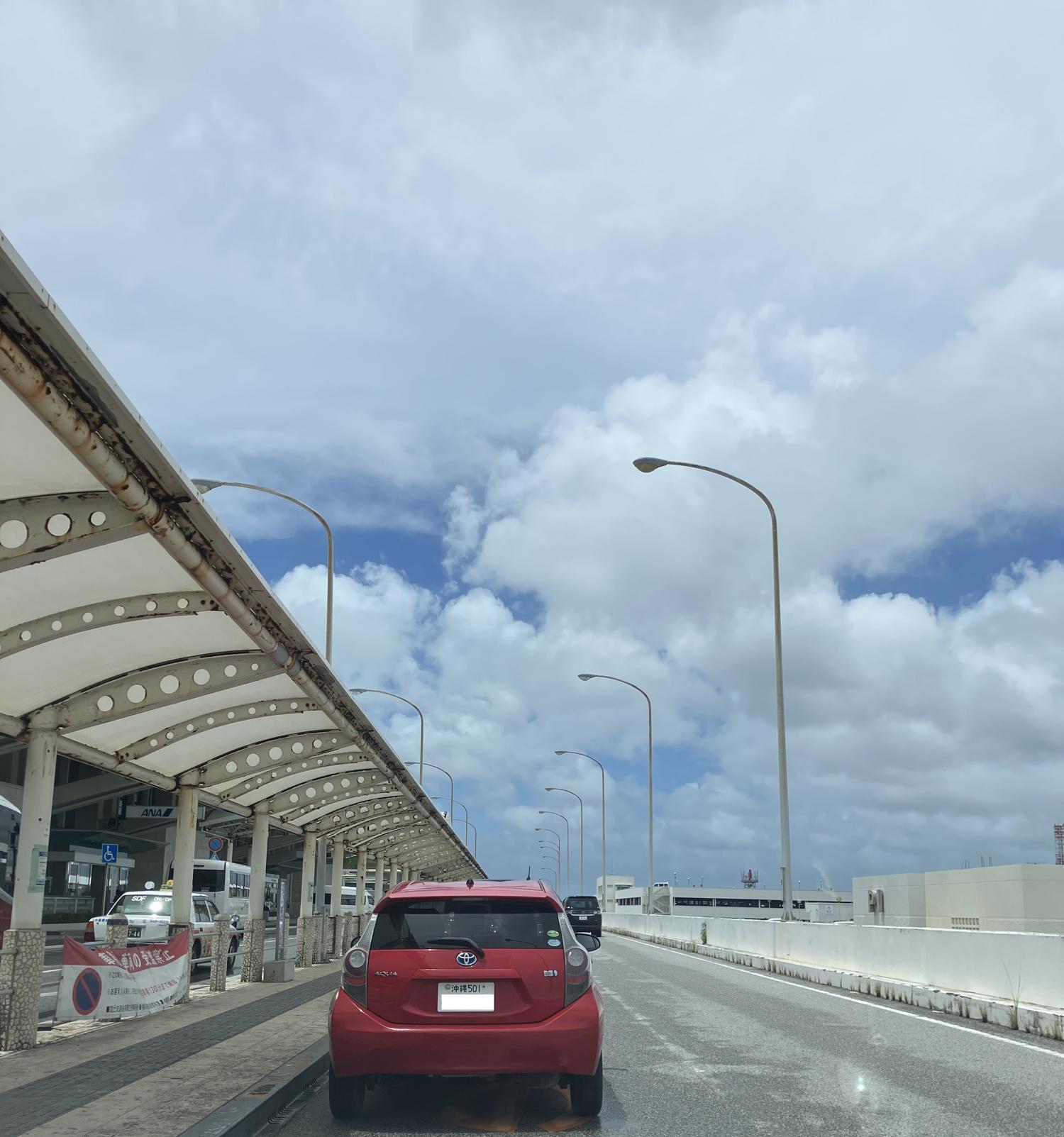 １３：３０　那覇空港