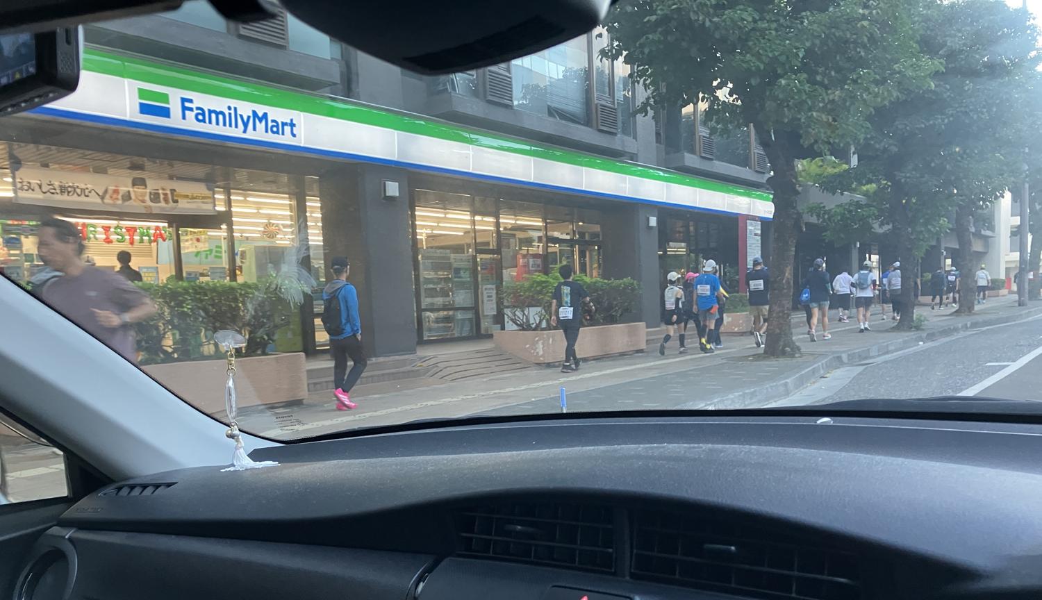 ７時４２分　リースビル前で降ろす