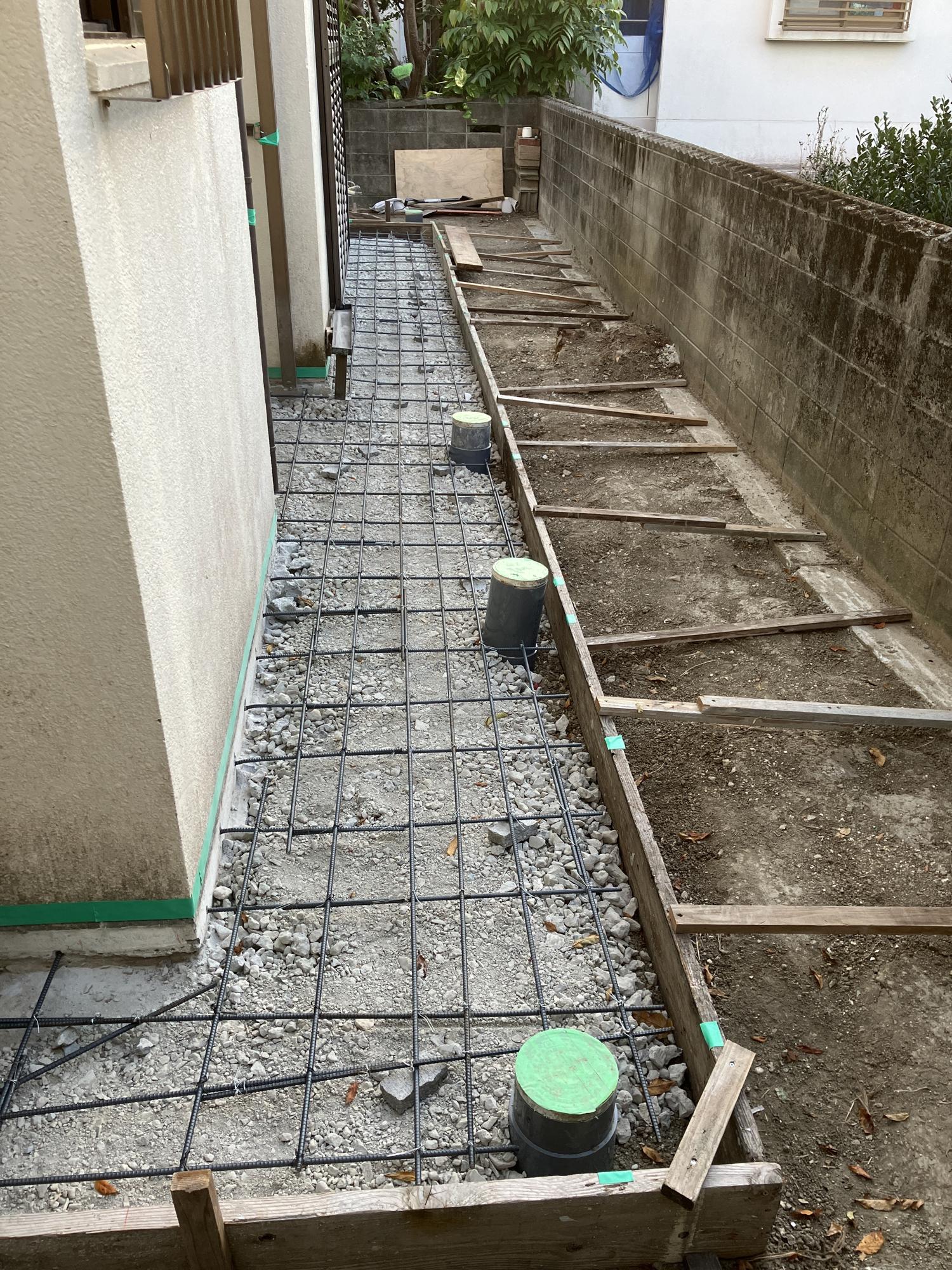 鉄筋の枠を作る