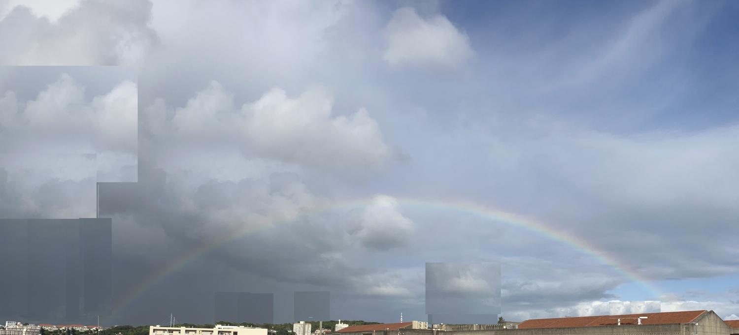 きのうの１５：５２　東の空の虹
