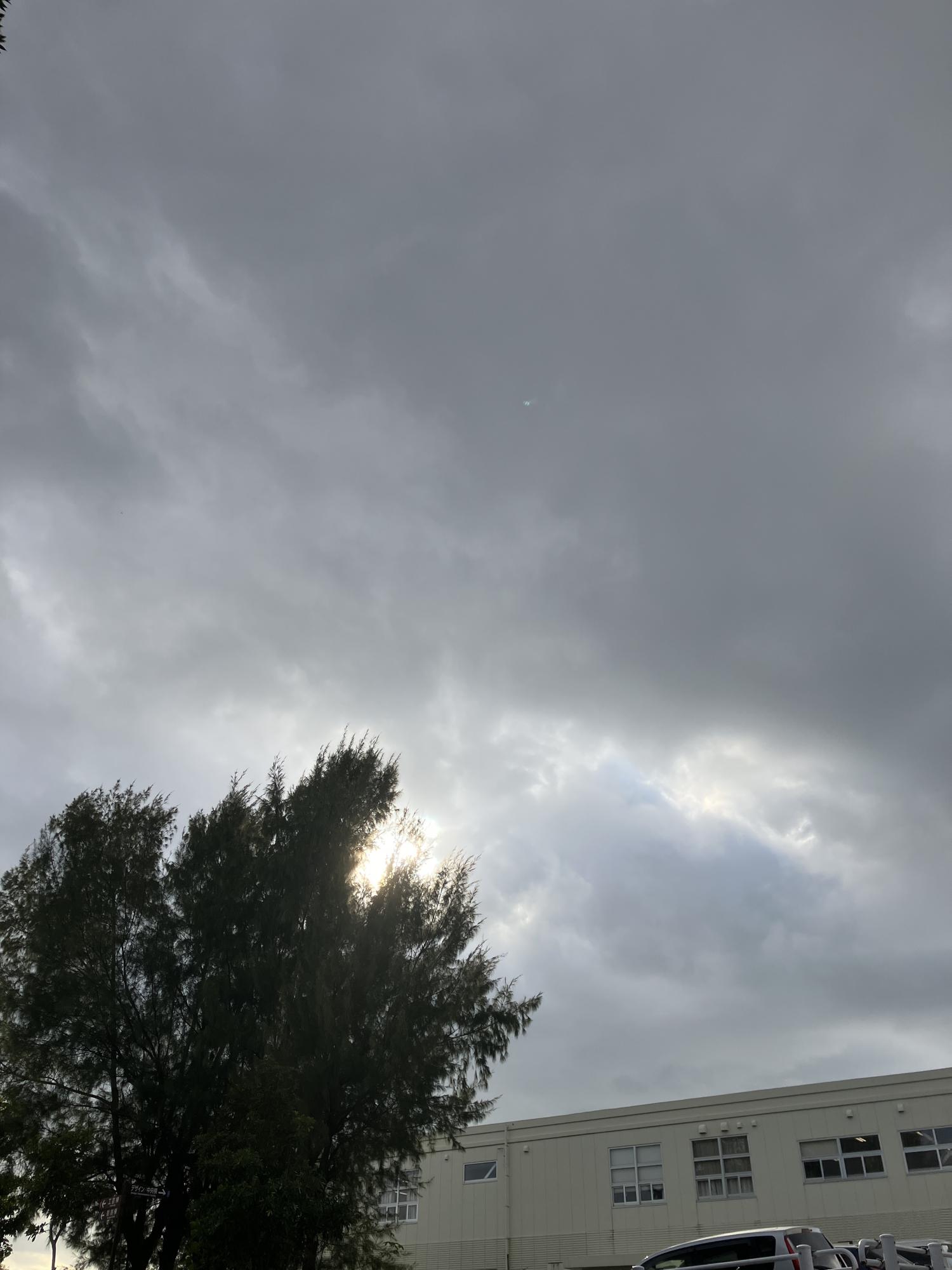 イェスタディの１６時１３分