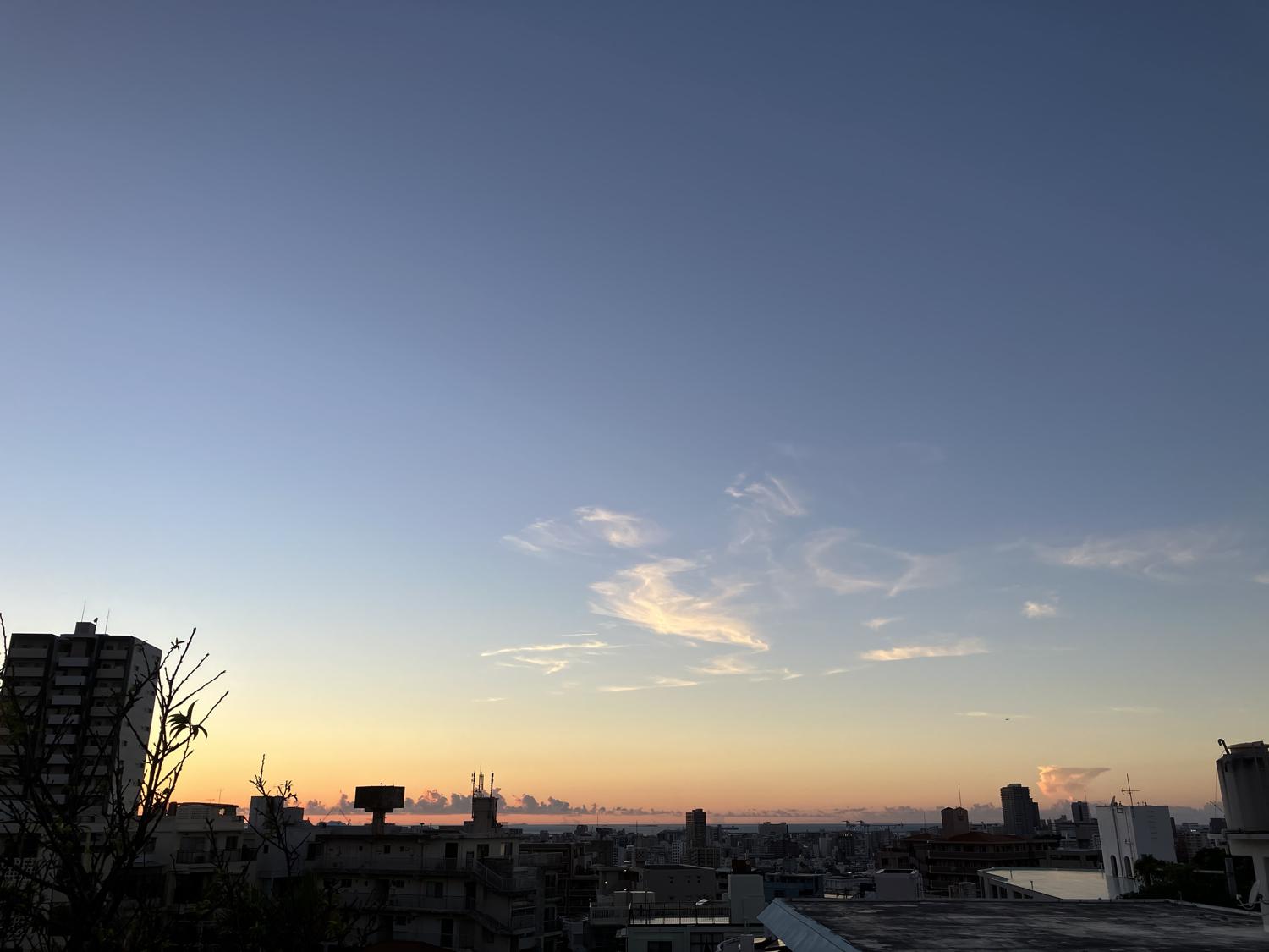 １８時１０分　日没