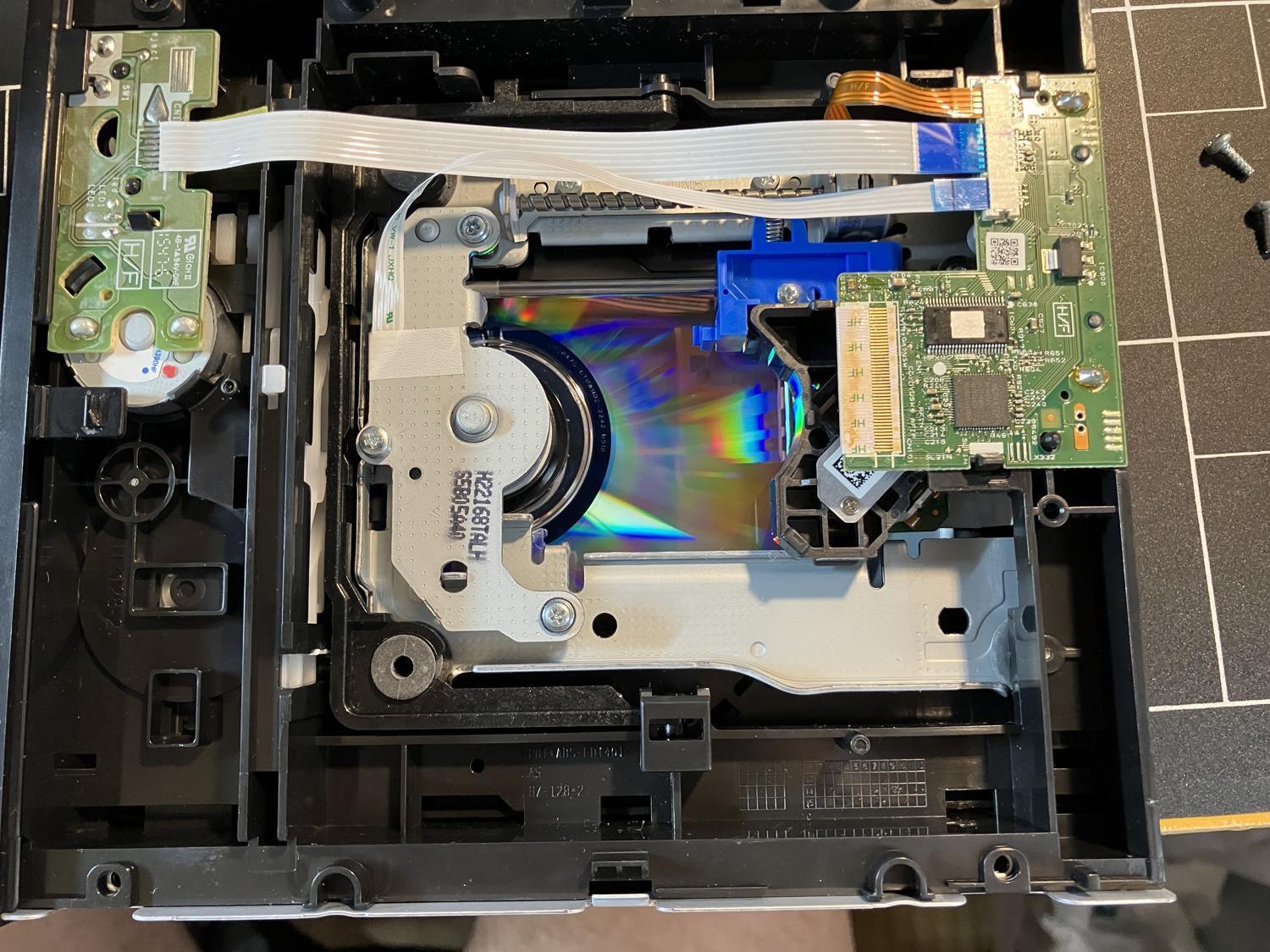 windows１０のインストールdvdが格納したままのDVD装置